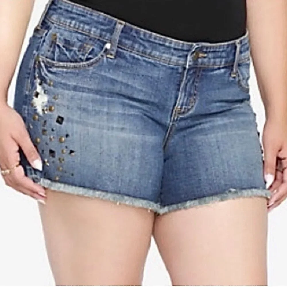 Torrid Blue Denim Skull Studded Cut-off Shorts Sz 14